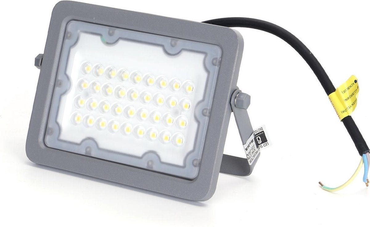 Grijs LED-stralingslamp met zichtbare witte diffuser en 24 individuele LED’s, voorzien van een zwarte stroomkabel met gele isolatie en blauwe, groene en gele draden, geschikt voor buitenverlichting en industriële toepassingen.