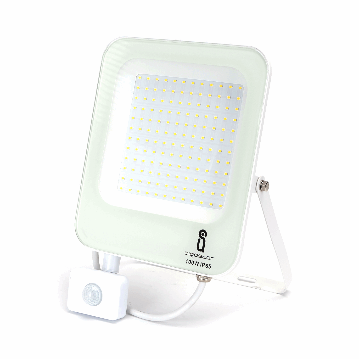 Een witte 100W LED buitenverlichting met IP65 bescherming en een geïntegreerde bewegingssensor, geschikt voor veilige verlichting van tuinen en terrassen bij nacht.