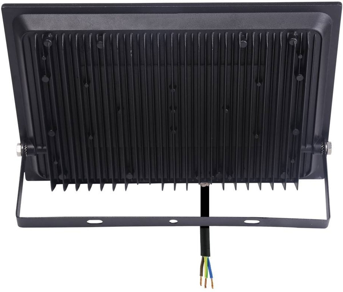 Zwart LED-uitbouwspot met witte reflector en zichtbare LED-matrix, geschikt voor buitenverlichting. Compacte, waterdichte constructie voor straat- of tuinverlichting.