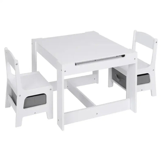 Wit houten kinderzetje met tafel en twee stoelen, voorzien van opbergvakken. Ideaal voor creatieve speelactiviteiten en huiswerk in de kinderkamer.