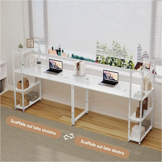 Een witte, minimalistische hoektafel met een gladde werkblad en een bijpassende, vierlaagse opbergkast. Ideaal voor een moderne kantoor- of studieomgeving met ruimtebesparende opslag.