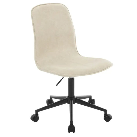 Een beige, fluweelachtige bureaustoel met zwart metalen frame en wieltjes, geschikt voor kantoor- of thuiswerking. Modern design met verstelbare rugleuning en comfortabele zitting.