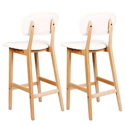 Een set van twee witte barstoelen met houten frame, geschikt voor keuken of eetkamer. Modern ontwerp met comfortabele zitting en rugleuning voor dagelijks gebruik.
