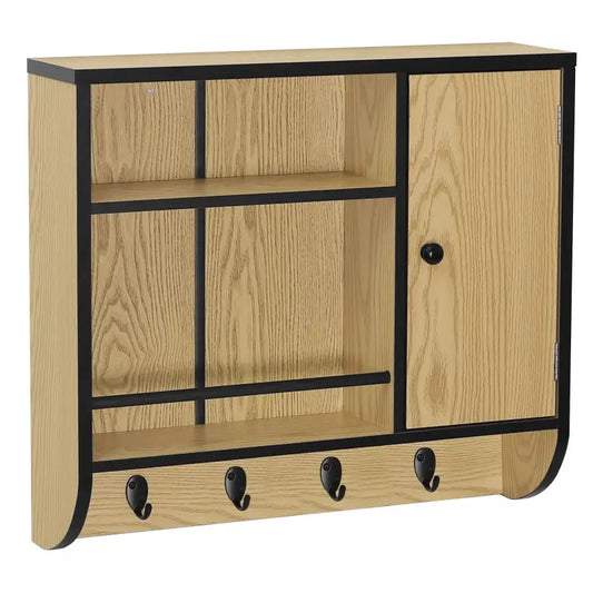 Een licht houten wandkast met zwart metalen lijst, open vakken en een deur met knop. Voorzien van vier zwarte haakjes voor jassen of sjaals, ideaal voor badkamer of kantoor.