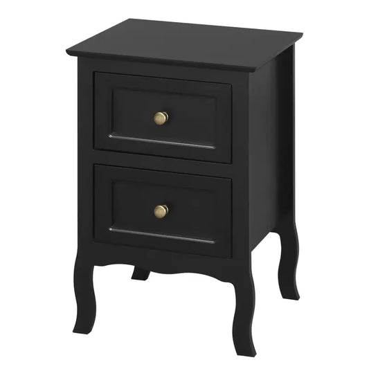 Een zwart nachtkastje met twee laden en goudkleurige knoppen, voorzien van elegante, gebogen poten. Geschikt als nachtkastje voor een slaapkamer of als decoratief meubelstuk.
