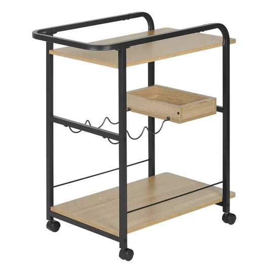 Een moderne, zwarte metalen barwagen met houten planken en wieltjes, voorzien van een wijnrek en een opbergvak. Ideaal voor het serveren van dranken in de woonkamer of keuken.