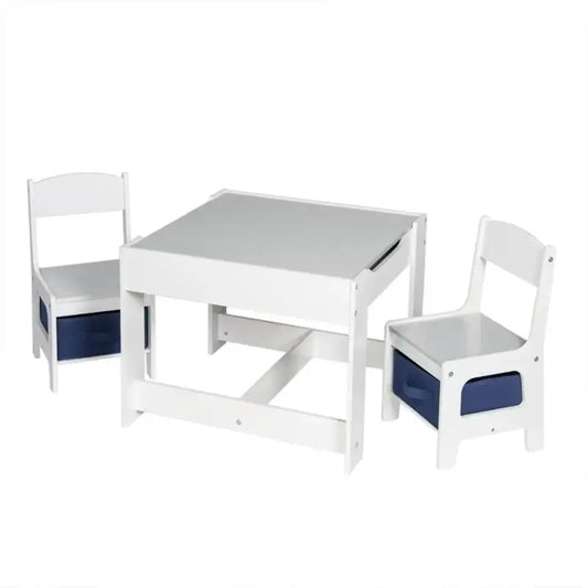 Een wit houten kindertafelset met twee bijpassende stoelen, elk voorzien van een blauwe opbergvak. Ideaal voor creatieve speel- en leeractiviteiten in de kinderkamer.