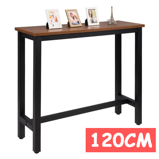 Een houten salontafel met zwart metaalframe, 120 cm breed, voor woonkamer of hal. Decoratief met foto’s en een Eiffeltorenmodel, ideaal voor woonruimte of receptie.