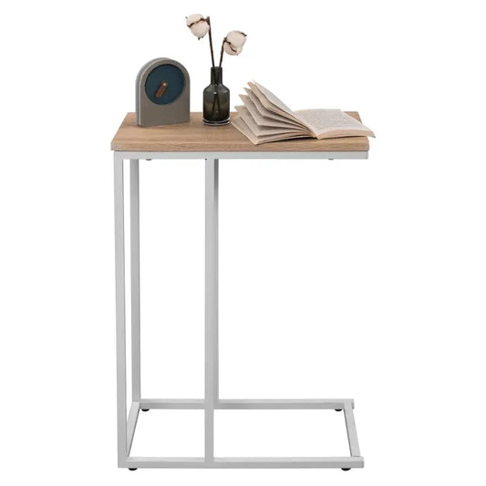 Een minimalistisch bijzettafel met lichtbruine houten blad en witte metalen frame, geschikt voor moderne woon- of kantoorruimtes. Ideaal als bijzettafel of kantooraccessoire in Scandinavische stijl.