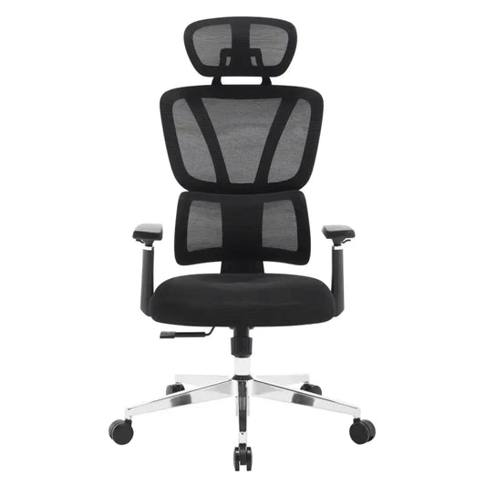Zwarte ergonomische kantoorkluis met mesh rug, hoofdsteun en verstelbare armleuningen. Grote zitvlak met stoffen bekleding en glanzende metalen basis voor comfortabele werkplek.