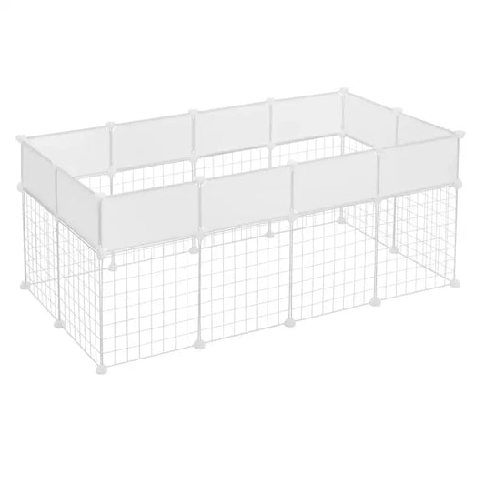Een witte, modulair opbouwbare kooi met metalen raster en plastic onderdelen, geschikt voor kleine dieren zoals konijnen of honden. Ideaal voor binnen- en buitengebruik als veilige speelruimte.