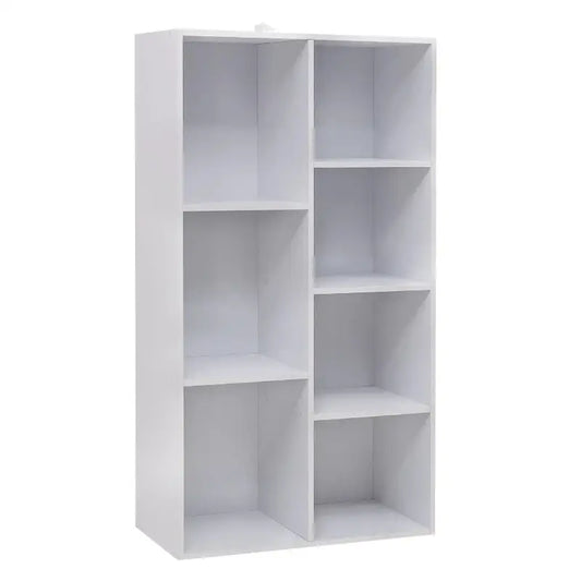 Een licht houten boekenkast met open vakken, gevuld met boeken, decoratieve planten en een witte beeldhouwwerk. Ideaal voor woonkamer of slaapkamer als opberg- en decoratief element.
