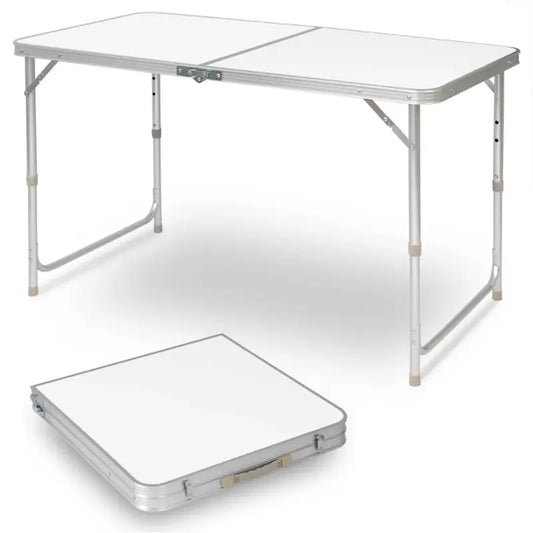 Een witte, vouwbare tafel met aluminium frame en verstelbare poten, geïllustreerd in opgevouwen en uitgevouwen staat. Ideaal voor kamperen, feesten of als tijdelijke werktafel.