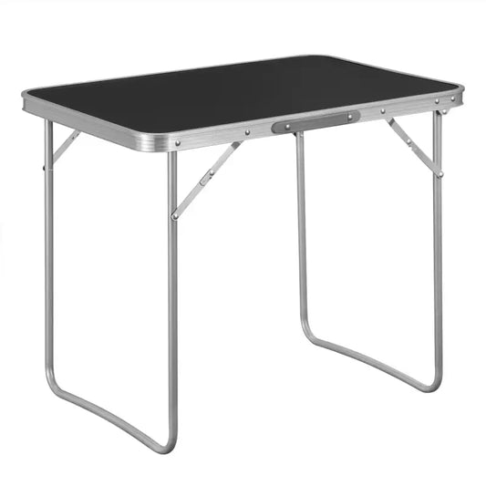 Zichtbare vouwtafel met zwart oppervlak en zilverkleurige aluminium frame, geschikt voor kampeer- en tuinactiviteiten. Compact ontwerp met verstelbare poten voor stabiele ondersteuning.