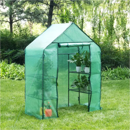 BukkitBow – Polytunnel Tuinkas – Winterproof Tunnel voor Groenten Teelt – Compacte Tuinkas met Groot Luik en 3 Bloemen Planken - 143x73x195CM