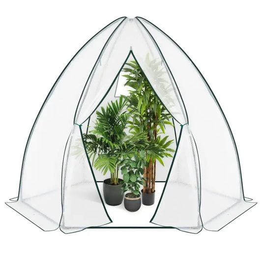 Een transparante, opvouwbare plantentent met donkergroene randen, waarin drie groene potten met tropische planten staan. Ideaal voor binnen- en buitengebruik om planten te beschermen tegen insecten en extreme weersomstandigheden.