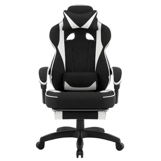 Zwarte gamingstoel met witte accenten, hoog opgezette rugleuning en verstelbare armleuningen. Geschikt voor langdurig spelen of kantoorwerk, met comfortabele zitting en voetsteun.