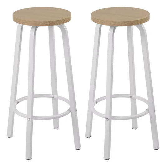 Houten zitvlakken op witte metalen poten, twee identieke barstoelen met hoge rugleuning voor keuken of bar. Geschikt voor moderne interieurs en dagelijks gebruik.