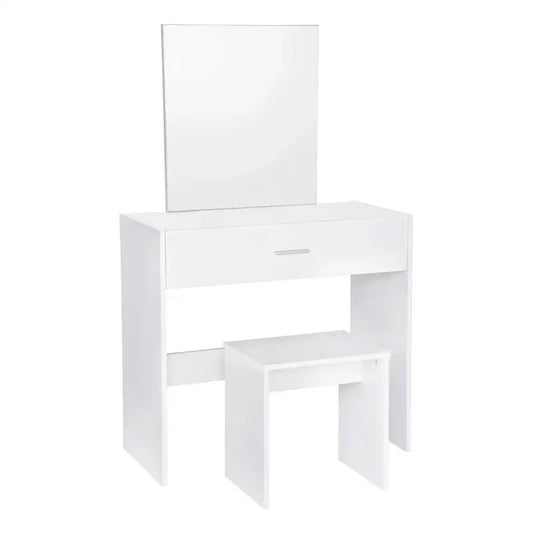 Een witte make-up tafel met glanzend oppervlak, een ingebouwd spiegelpaneel en een bijpassende stoel, ideaal voor thuis gebruik of als make-up tafel in een slaapkamer.