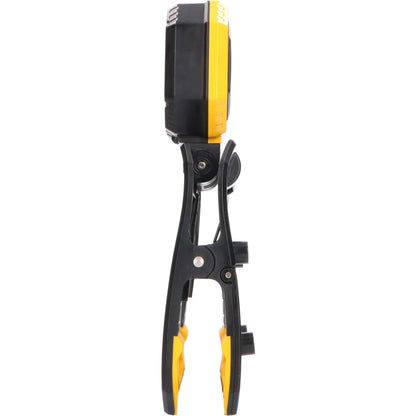 Een robuuste, zwart-gele LED werklamp met handvat en zichtbare LED’s, geschikt voor bouw- en reparatiewerkzaamheden. Compacte, waterbestendige ontwerp voor gebruik in industriële of buitenruimteomstandigheden.