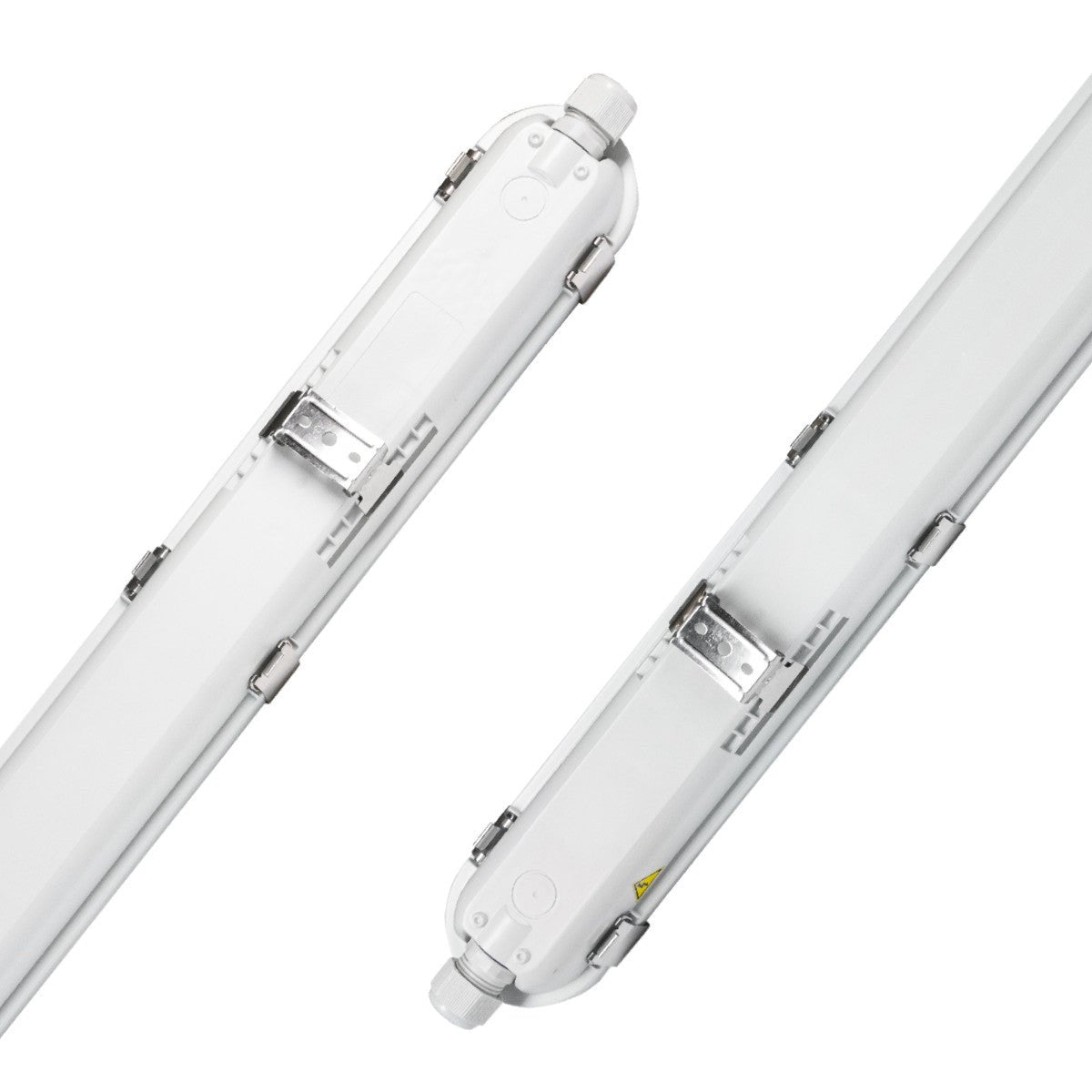 Een witte, 175 cm lange LED-buisverlichting met ribbelvormige diffuser en draadloze montage, geschikt voor industriële ruimtes en magazijnen. Gebruik met een IP65-klasse voor buiten- en binnenverlichting.