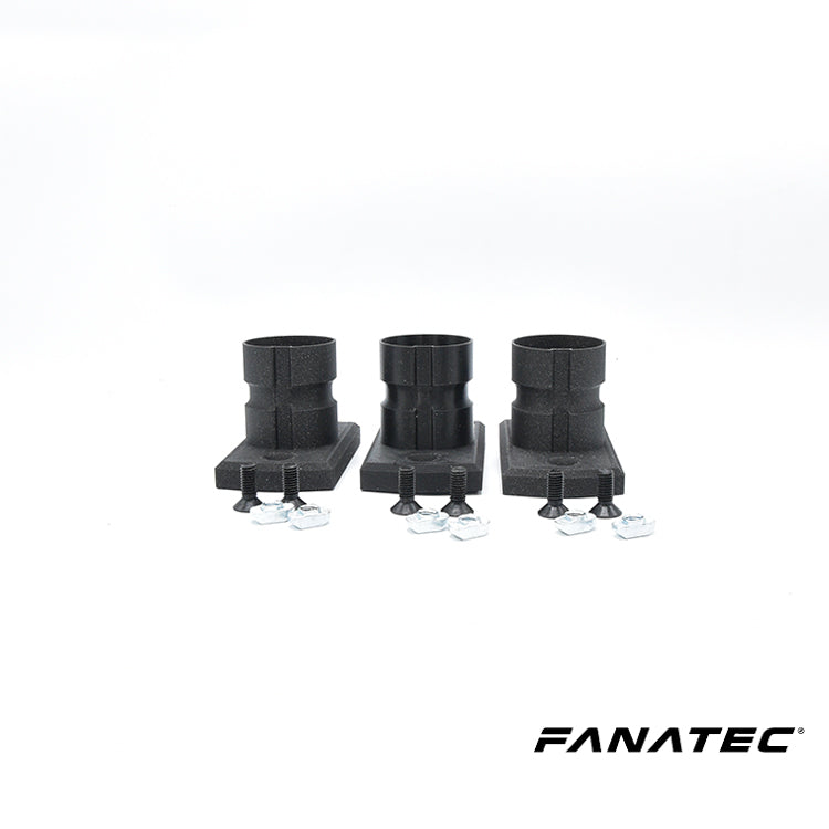 Drie zwarte Fanatec montagevoetstukken met zichtbare schroeven en bouten, geschikt voor gamingstoelen. Gebruik voor stabiliteit en precisie in race- en simulatorsessies.