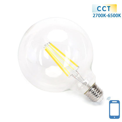 Een glazen, bolvormige LED-lamp met gele filamenten en zilverkleurige E27-schroefdraad, geschikt voor smart home-apps en verlichting met aanpasbare kleurtemperatuur van 2700K tot 6500K.
