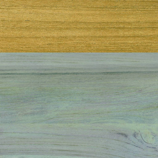 Golden Care Instant Grey Teak Kleurverzorging in witte fles met zwart dopje, voor houten terrassen en meubels. Eenvoudige toepassing voor houtverzorging en bescherming tegen UV- en waterbeschadiging.
