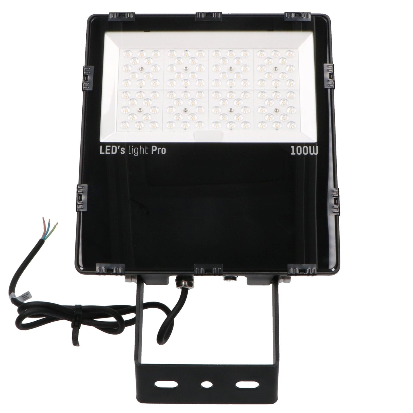 Zwarte 100W LED buitenverlichting met 'LED's light Pro' merknaam, voorzien van een kabel en montagebeugel, geschikt voor verlichting van tuinen, terrassen of industriële ruimtes.