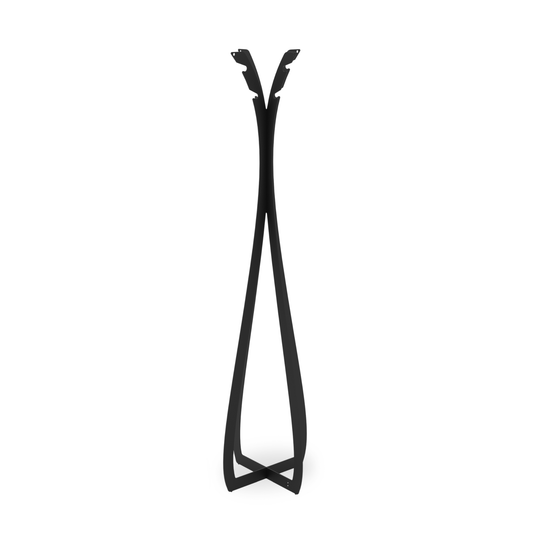 Een minimalistisch zwart metalen jasstandaard met elegante, gesneden vormen en twee hoge hangers, geschikt voor moderne interieurs en als opbergoplossing in woon- of kantoorruimtes.