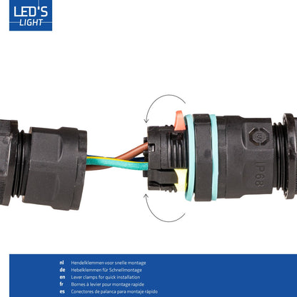 Zwart, IP68-geschikt kabelconnector met blauwe rubberen ringen, geschikt voor industriële elektrische aansluitingen. Zichtbaar met gekleurde draden en witte kabels voor veilige, waterdichte verbindingen.