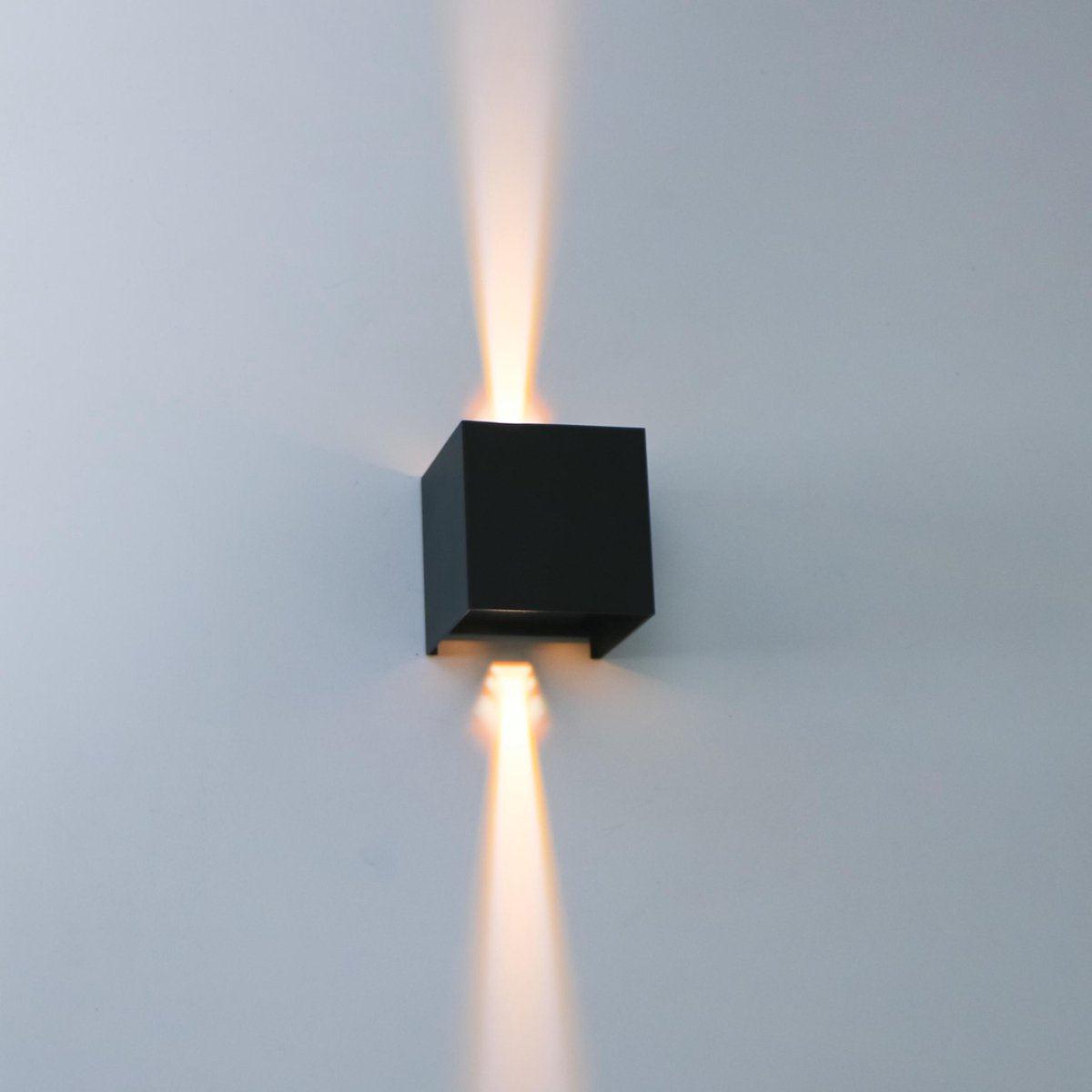 Comnox - Proventa Kubus - Dimbare LED wandlamp voor binnen en buiten - Zwart Metaal