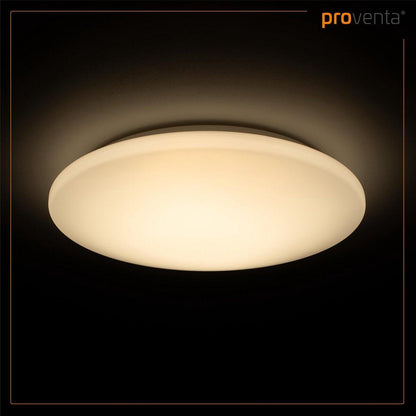 Een witte, ronde plafondlamp met een gladde, mat afwerking en een minimalistisch ontwerp, geschikt voor moderne interieurs. Ideaal voor woonkamer of slaapkamer verlichting.
