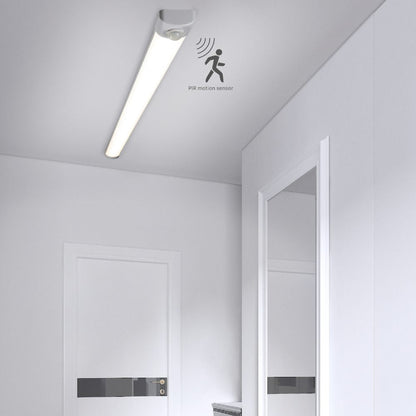 Moderne zilveren LED-lamp met vier lichtbronnen