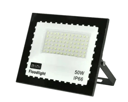 Een zwarte mini floodlight van 50W met IP66 bescherming, uitgerust met een witte LED-oppervlakte en een verstelbare beugel voor buitenverlichting. Geschikt voor tuin- en terrasverlichting.