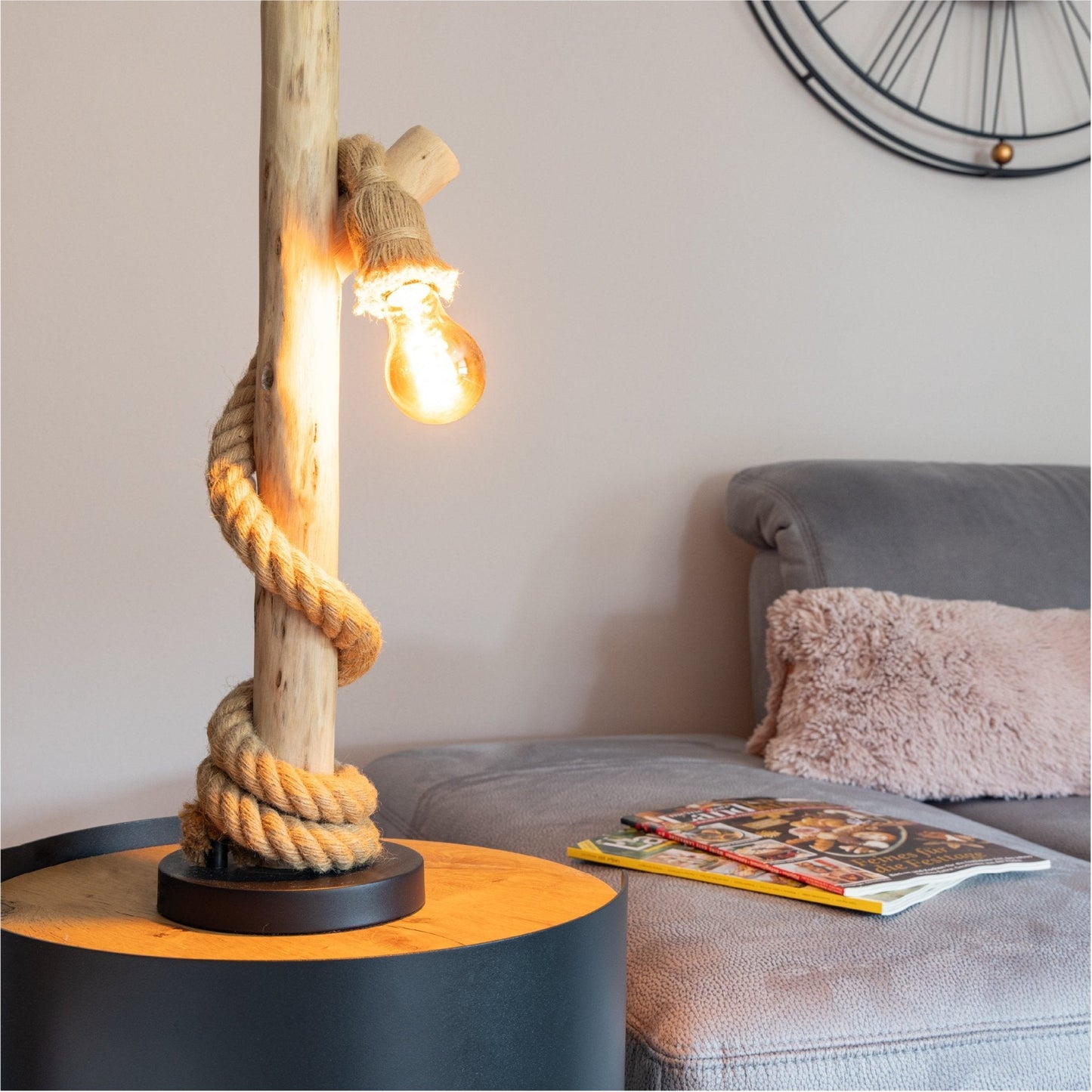 LED Filamentlamp A60 met Rookglas - E27 fitting - 4,5W - 120 Lumen - Extra warm wit (1800K) - Dimbaar