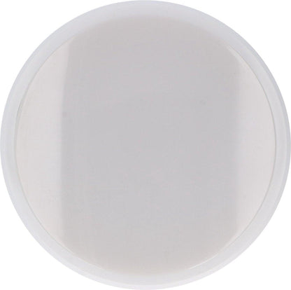 Een witte, ronde plafondlamp met glad oppervlak en gestileerde randen, geschikt voor moderne interieurs. Ideaal voor woonkamers of gangen waar helder, neutraal licht nodig is.
