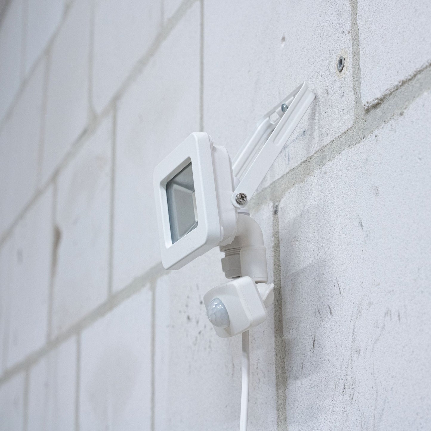 LED's Light Breedstraler 1100 - Met licht- en bewegingssensor - Binnen & Buiten - 10W - Wit