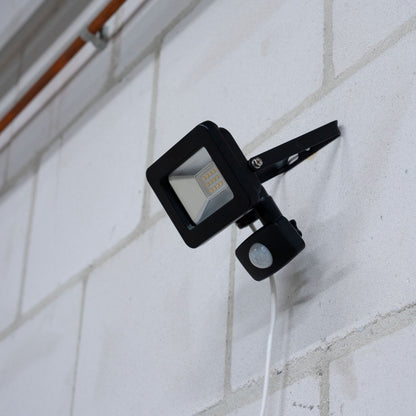 LED's Light Floodlight 1100 - Met licht- en bewegingssensor - Binnen & Buiten - 10W - Zwart