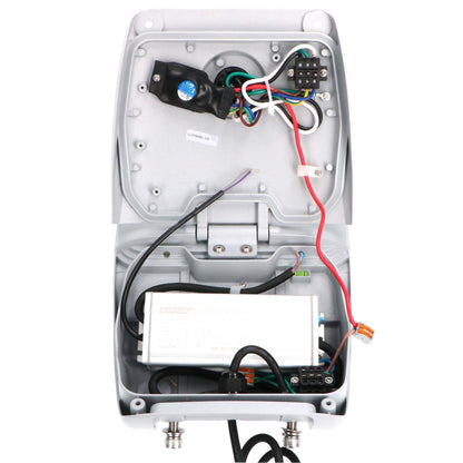 Zilverkleurige LED straatverlichting met zichtbare chiparray en glazen beschermkap, geschikt voor buitenverlichting. Robuust ontwerp met metalen bevestigingspunten voor betrouwbare straatverlichting.