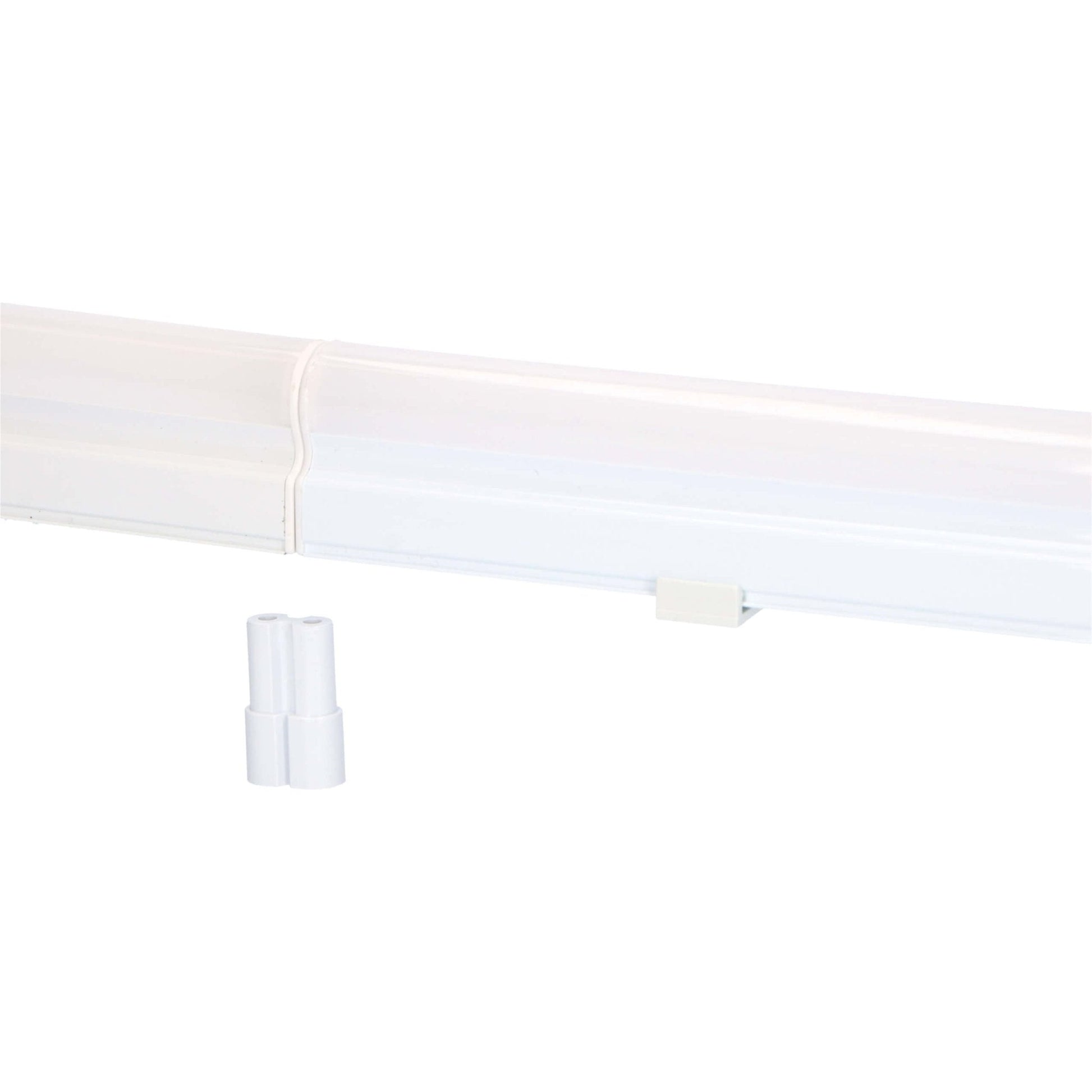 Een witte LED-bakverlichting met schakelaar, geleverd met kabel, stekker, montagehouders en schroeven, geschikt voor kasten en kastenverlichting.