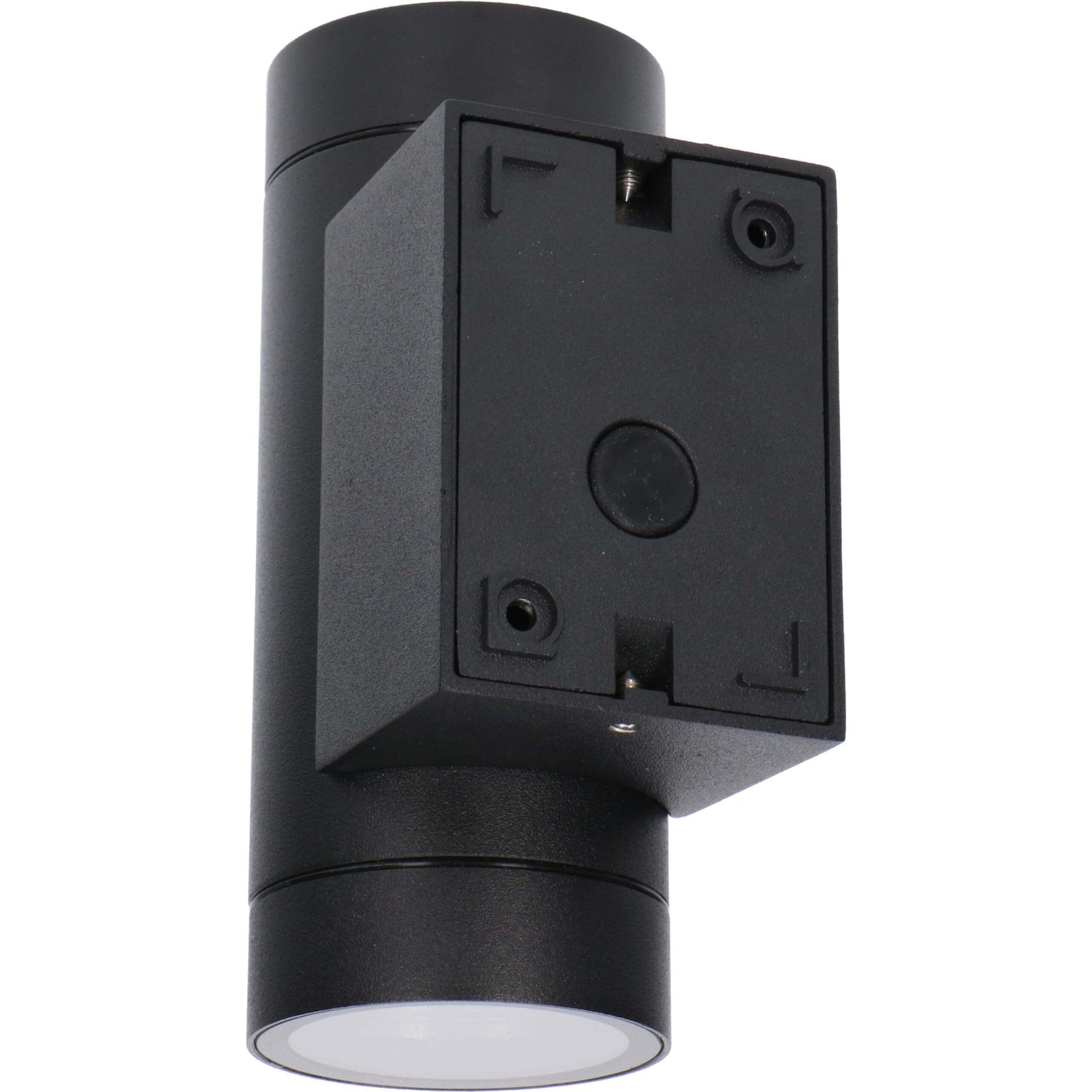Zwarte cilindrische wandlamp met warm wit licht, geïnstalleerd op een grijze bakstenen muur. Perfect voor moderne buitenverlichting en stijlvolle tuinverlichting.