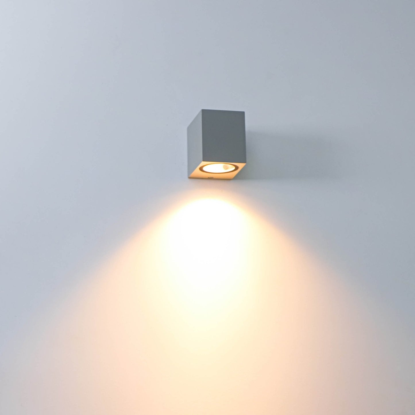 Comnox - NØRD Down Rome - Stijlvolle buitenverlichting - Grijs Aluminium