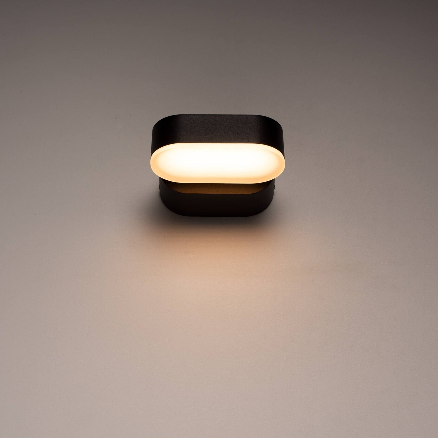 Comnox - Wandlamp Buitenlicht Rieti - Warm wit licht voor een sfeervolle buitenruimte - IP44 waterbestendig - 11 cm (L) x 10 cm (B) x 5.4 cm (H)