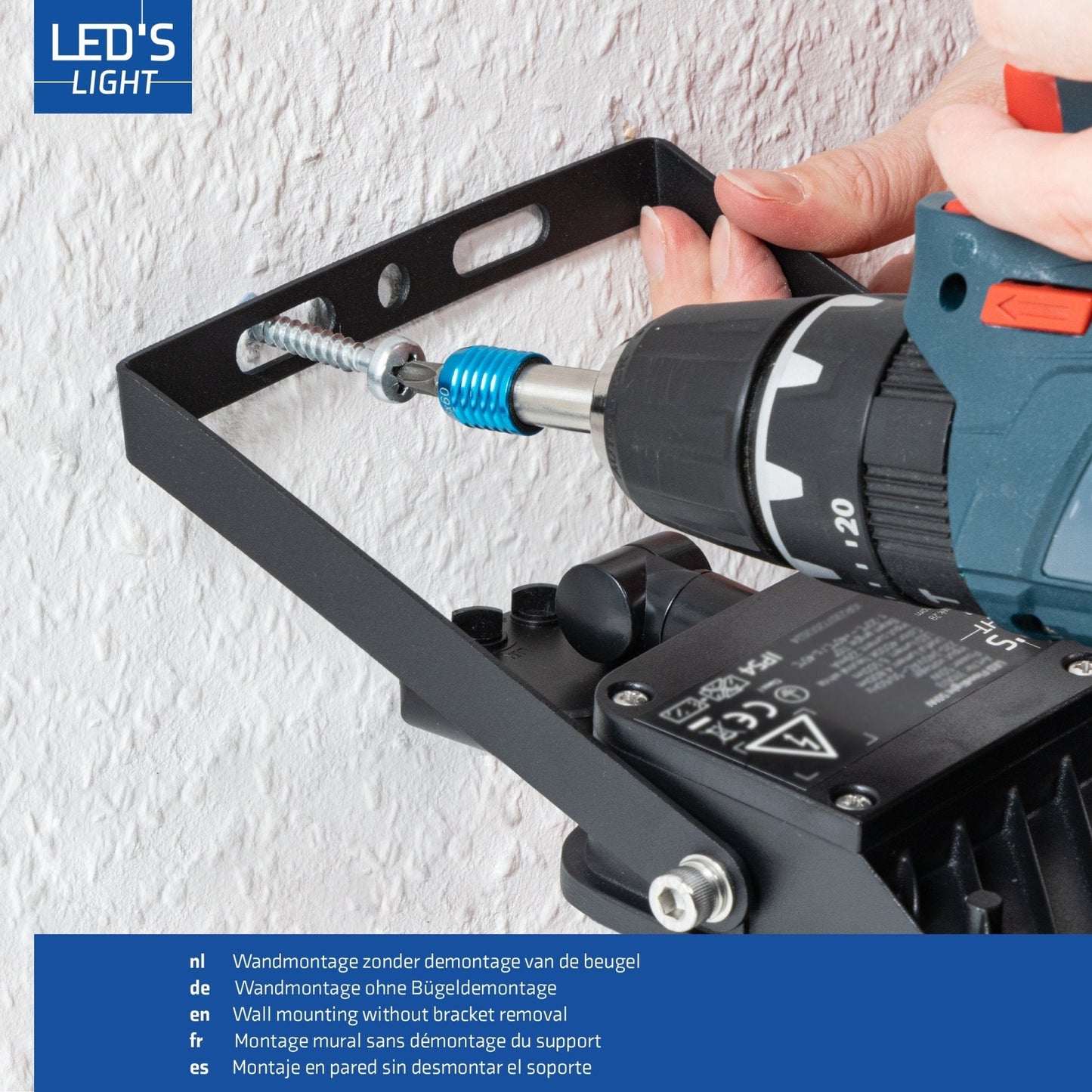 Zwart LED-stralingslicht met bewegingssensor, voor buitenverlichting. Geïntegreerde sensor detecteert beweging en activeert het licht automatisch bij nacht.