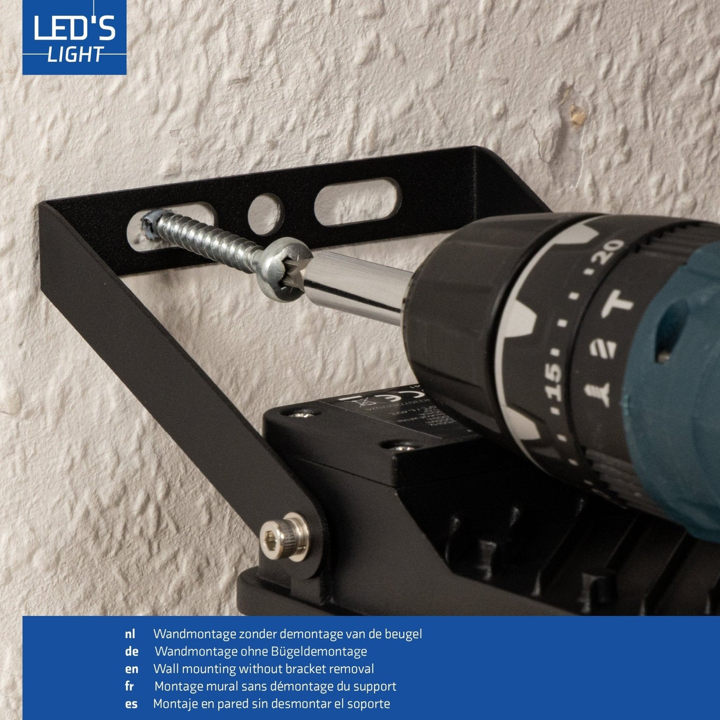 Zwart LED-uitbouwlicht met zichtbare gele diodes en montageschroef, voor buitenverlichting. Met kabel en kleurcodeerde draden voor eenvoudige installatie.