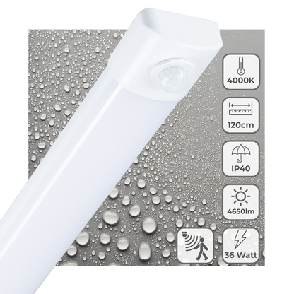 Een witte, rechthoekige bewegingssensorlamp met een glanzend oppervlak en een zichtbare sensorkop. Geschikt voor automatische verlichting in gangen, kantoren of woonruimtes.