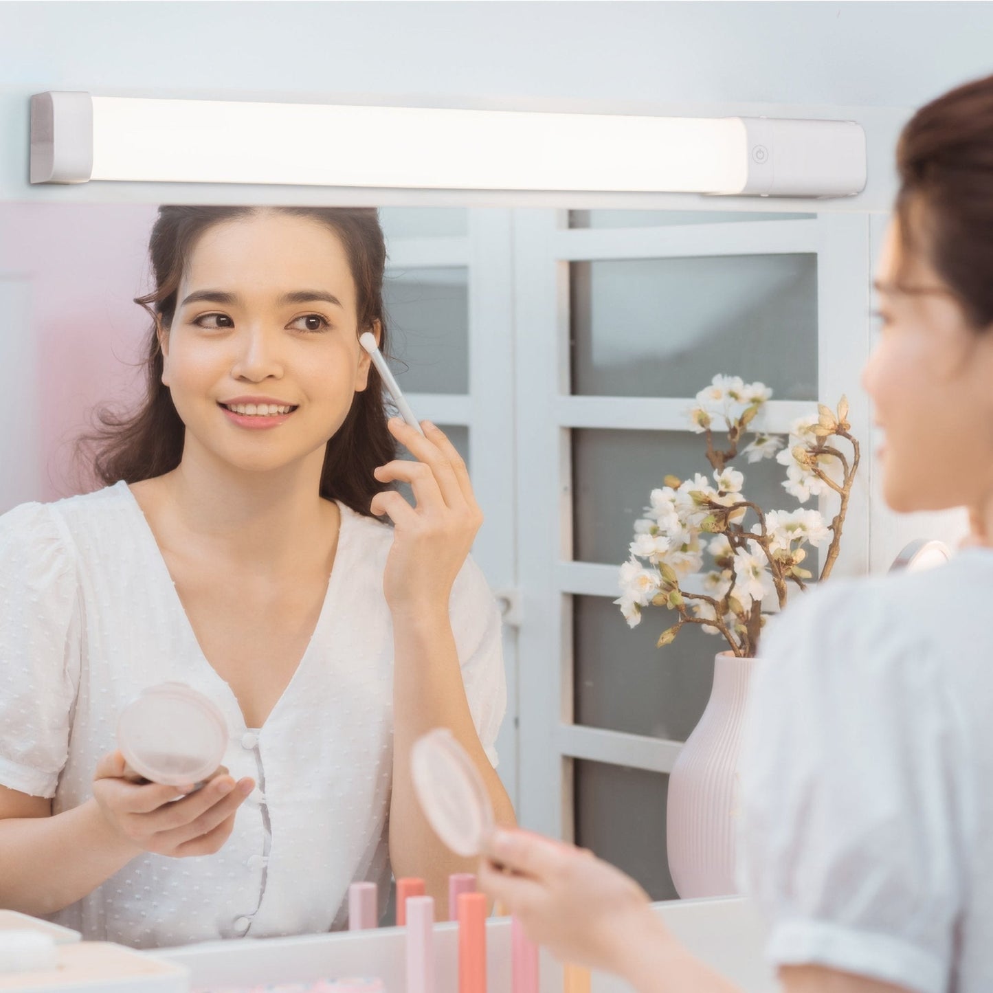 LED's Light Licht balk 60 cm met extra stopcontact - Dimbaar - Geschikt voor badkamer - 1700 lm