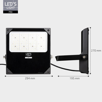 LED’s Light PRO LED-floodlight in zwart metaal met zichtbare montageschroef en kabel, naast de beige verpakking met technische specificaties, geschikt voor buitenverlichting en industriële toepassingen.