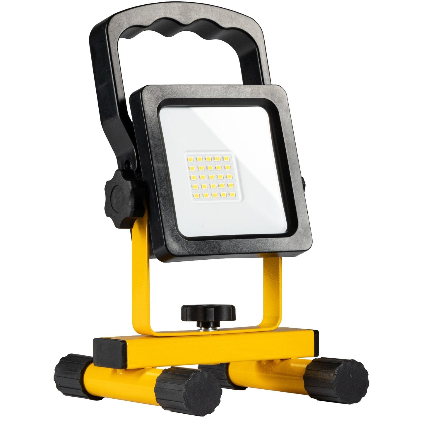 Een robuuste, gele LED werklamp met zwart handvat en voet, uitgerust met een schuifbare arm en verstelbare voeten voor optimale verlichting op werkplaats of bouwterrein.